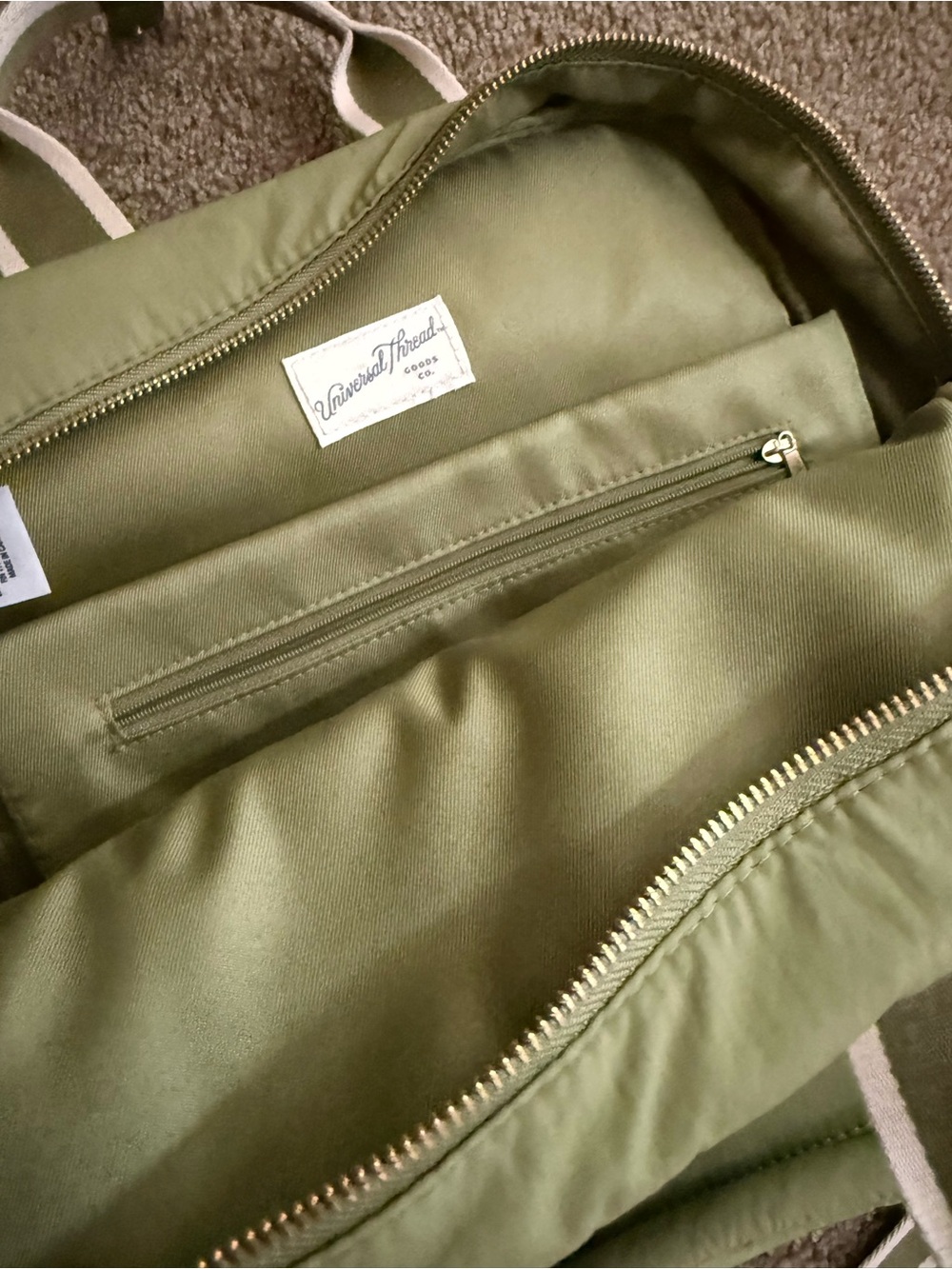 Target Universal Thread Commuter Backpack 💚 - Picture 4 of 5